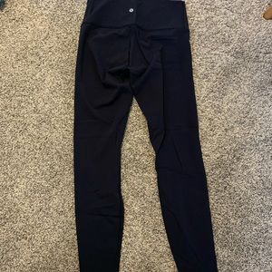 Women’s Black Lululemon Wunder Under Leggings